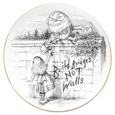 PIATTO PICCOLO ALICE NEL PAESE DELLE MERAVIGLIE BUILD BRIDGES PLATE RORY DOBNER